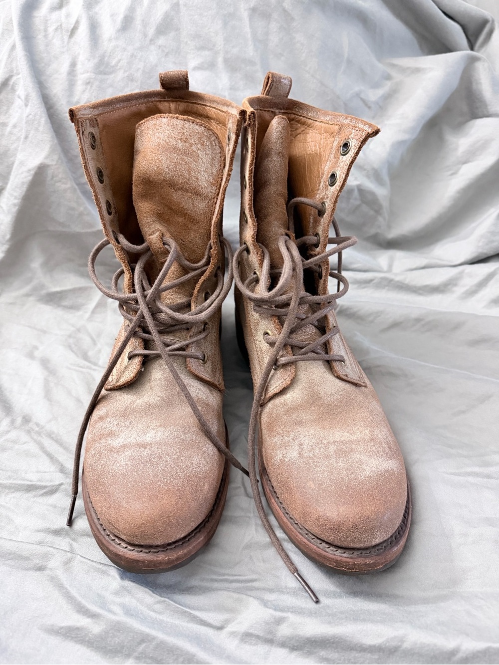 Woman’s Frye Veronica combat boots size 9
